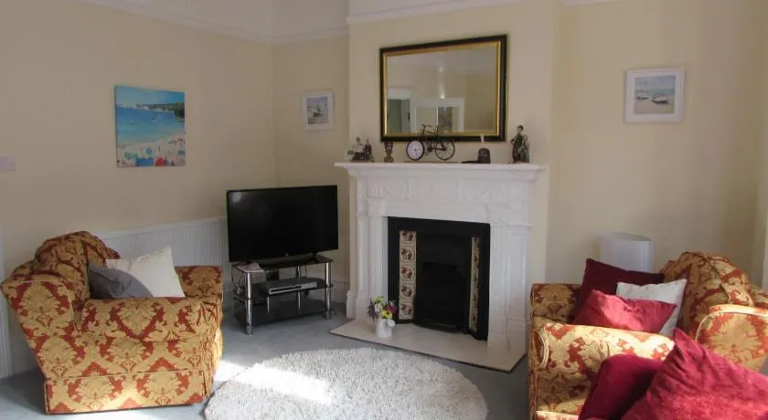 Idyllic Bexhill centre flat above pub - Image 1