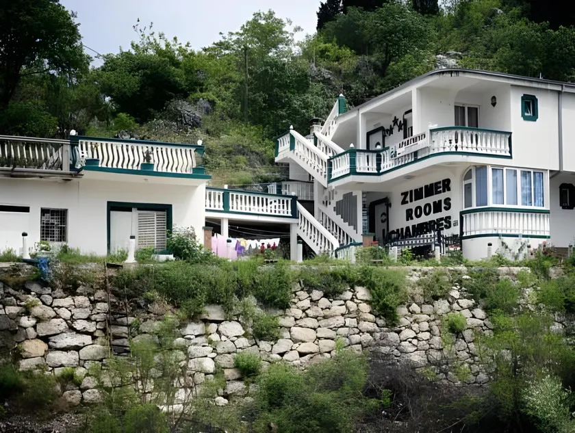 Apartments FLORA and boat cruising - Image 1