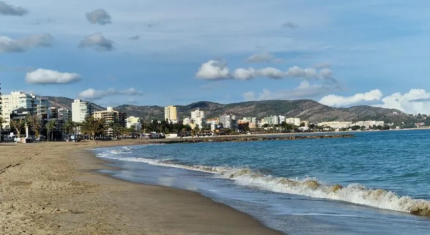 Stunning sea vistas by the beach - Image 1