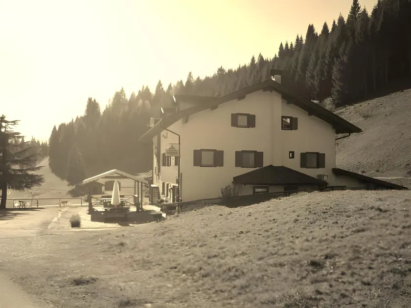 Albergo Lozen - Image 1