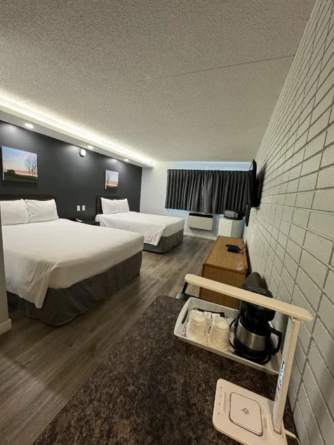 Travelodge Winnipeg Airport - Image 1