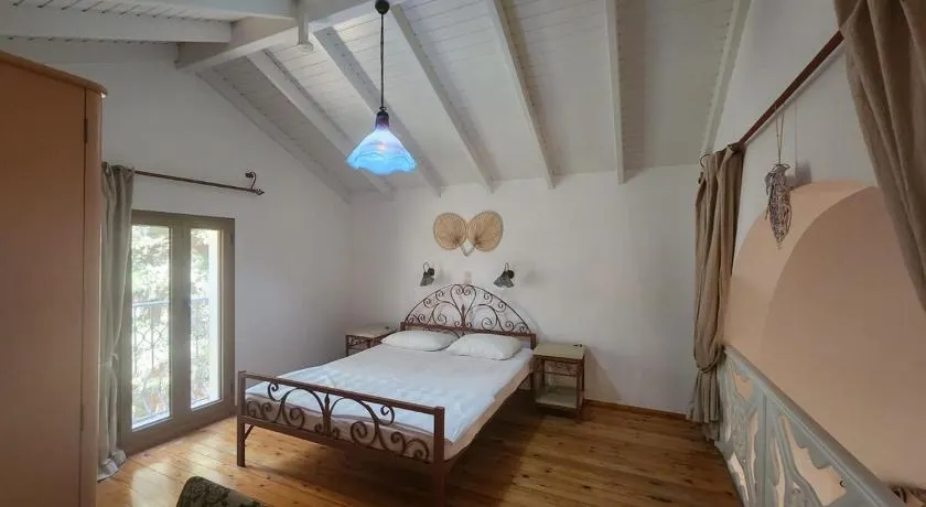 Astrelis Emerald Villa - Cozy house close to nature - Image 1