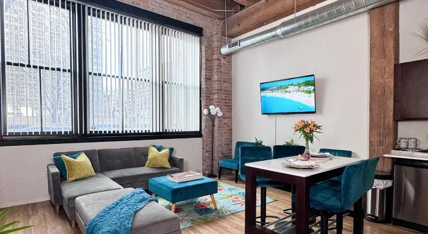 Luxéry Stay Chicago - Themed Units! Close to Downtown, McCormick Place & Wintrust Arena - Image 1