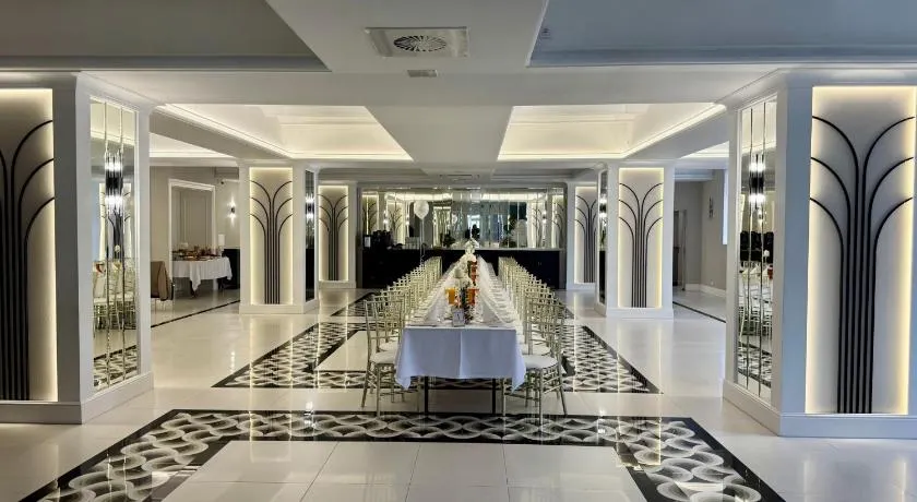 Sala Bankietowa i Pokoje Gościnne - Image 1