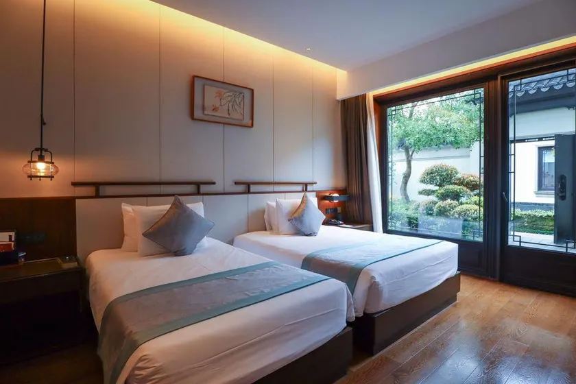Yuyao Yangmingguan Hotel - Image 1