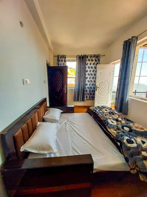 Yaarana Home-House in Mussoorie - Image 1