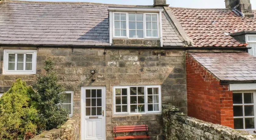 4 Lilac Cottages - Image 1