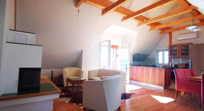 Chalet-Südsteiermark - traumhafte Aussicht, Infinity Pool, Privatsphäre, Klima und de-luxe Ausstattung - Image 1