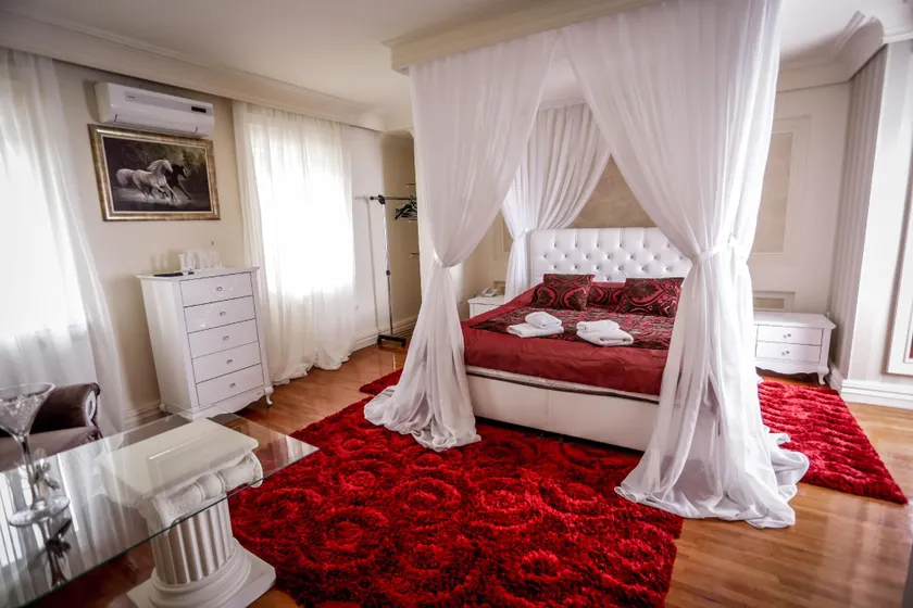 Hotel BOB - Image 1