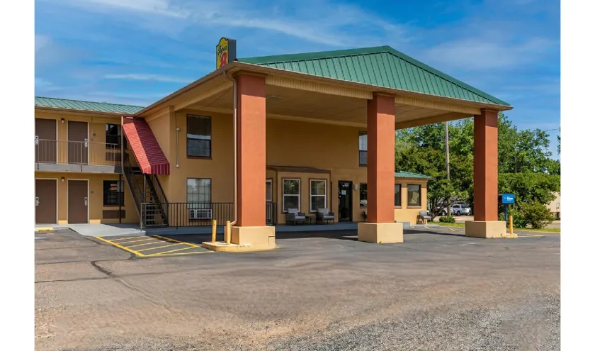 Diamond Inn Forrest City I-40 - Image 1