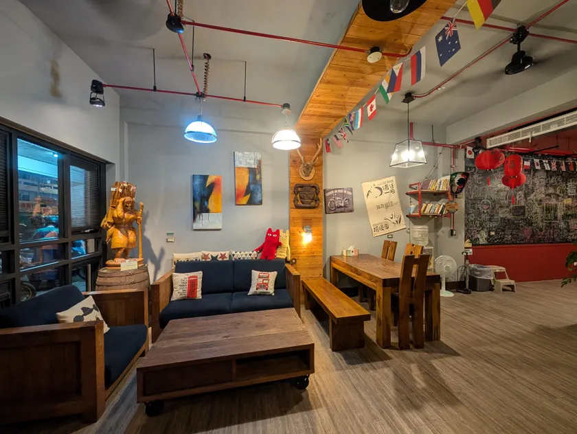 角舍背包客棧 西出口 Corner House Backpacker Hostel - Image 1