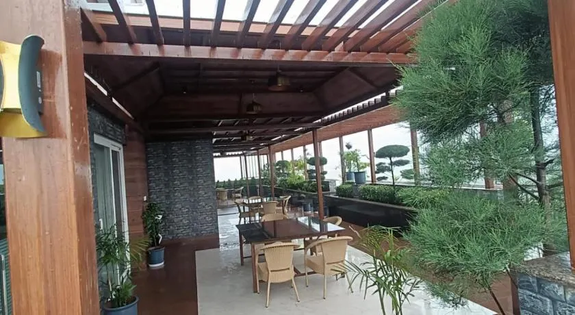 Hotel Ghiloth Inn - Image 1
