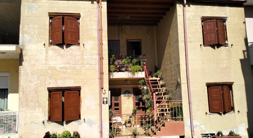 Old House - Image 1