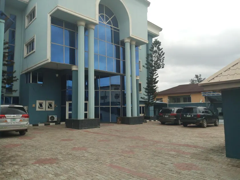D'Luxx Villa and Suites - Image 1