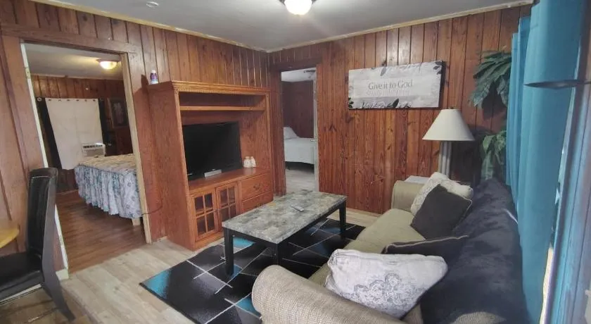 GpL 3321 Downtown Fort Myers Retreat - Image 1