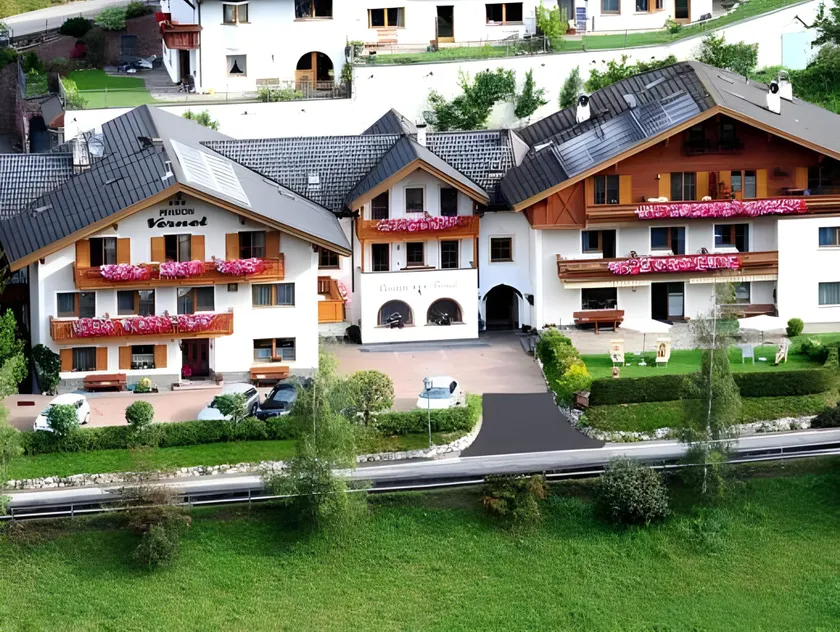 Hotel Vernel - Image 1