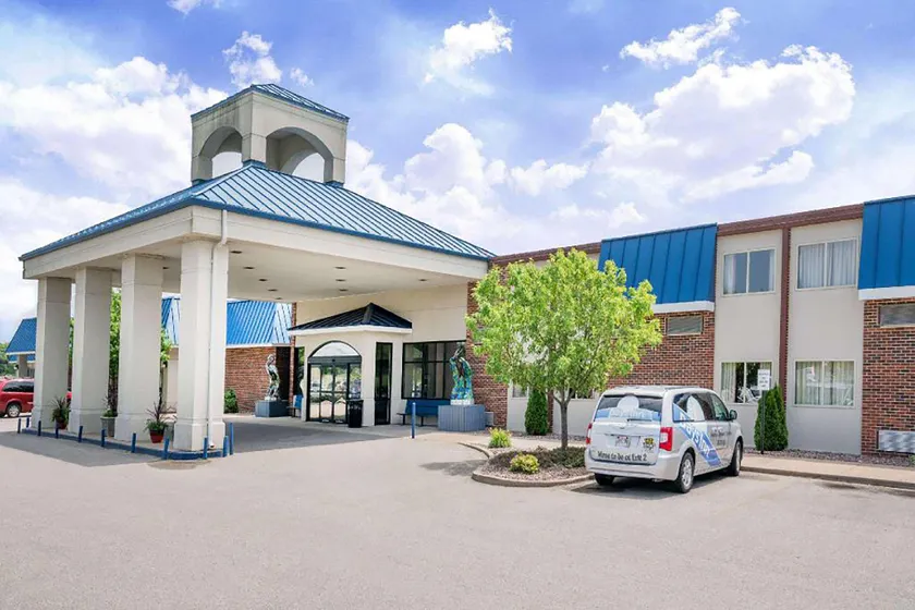 Blue Way Inn La Crosse Extended Stay - Image 1