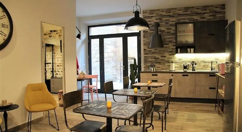 INDUSTRIAL CHIC HOUSE - Private parking - Image 1