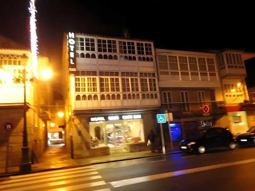 Hotel Cais - Image 1