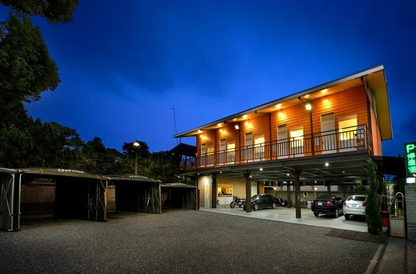 Jinge Guest House 集集金格民宿電動車充電站 - Image 1