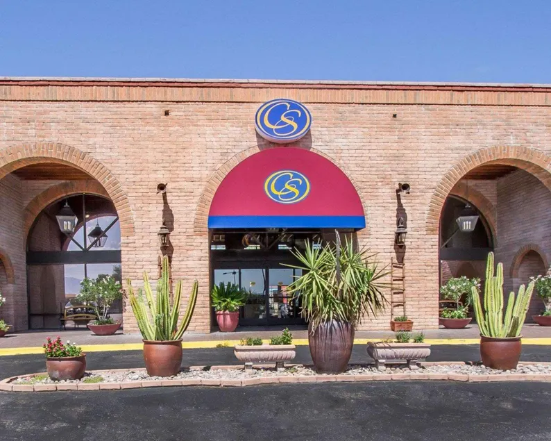 Comfort Suites Tucson near Sabino Canyon - Image 1