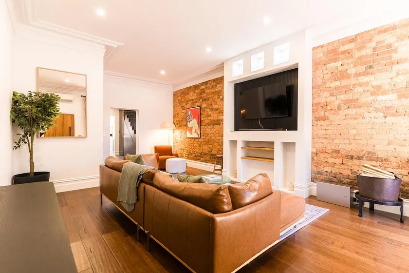 Elegant Seddon Stay Historic Charm & Modern Twist - Image 1