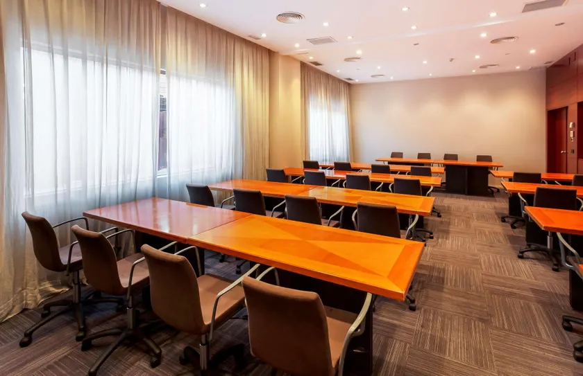 B&B HOTEL Elche - Image 1