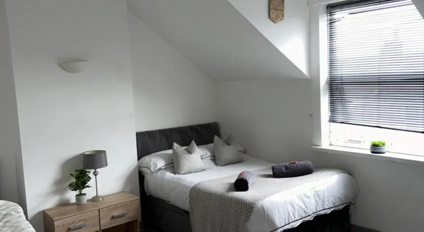 Budget Rooms Lincoln City Centre , Fast WiFi & Self Check in - Image 1