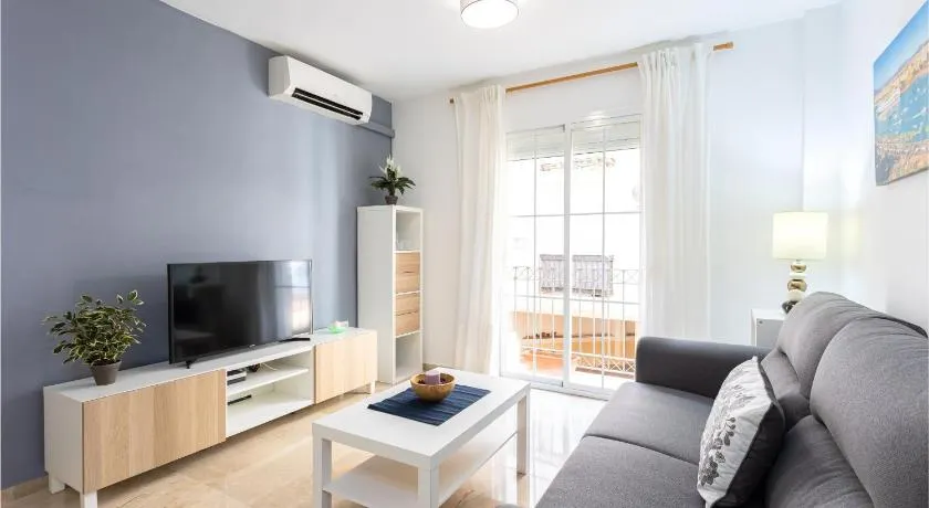 Holidays2Malaga Capuchinos French balconies, private parking, WiFi & Air con - Image 1