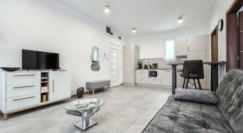 PP Home - Image 1
