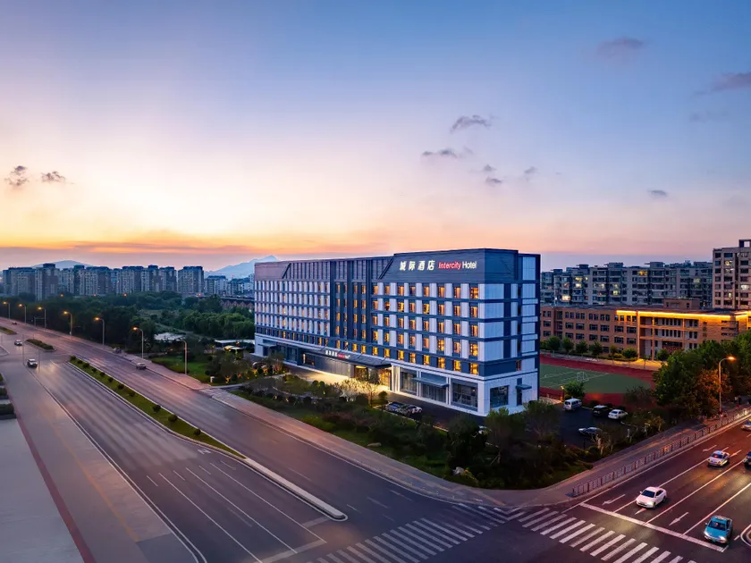 Dalian Airport Wanda Plaza Intercity Hotel - Image 1