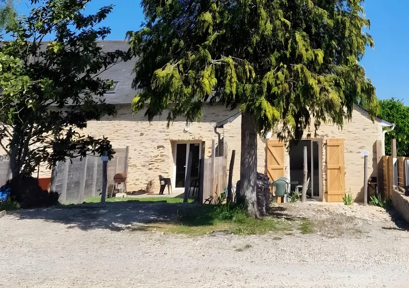 Locations & Séjours professionnels Laval Agglo - Jolies maisons en pierre rénovées - Image 1