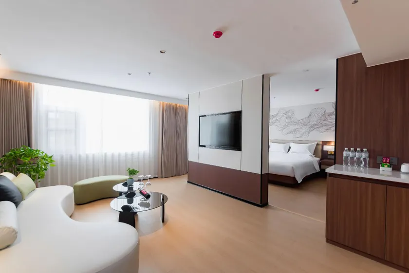 Linshu yadu Business Hotel - Image 1