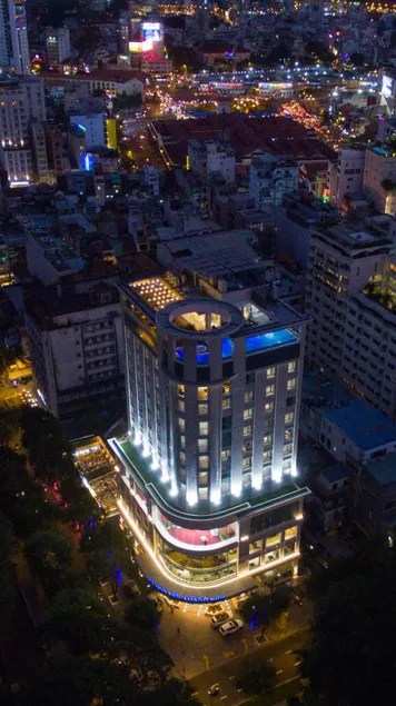 Central Palace Hotel - Image 1
