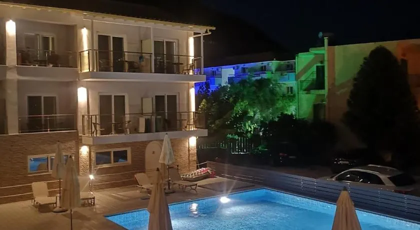3 Island View Hotel - Image 1