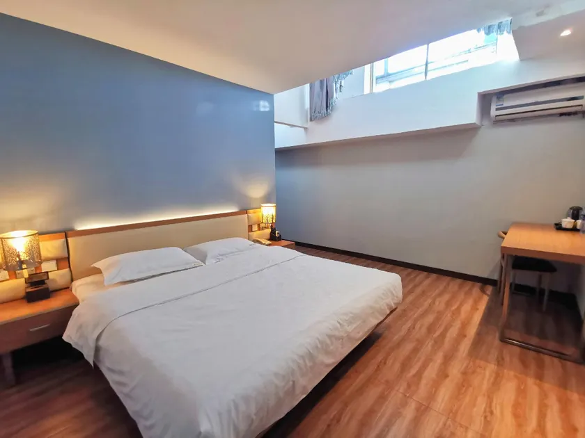 Green Business Hotel - Image 1