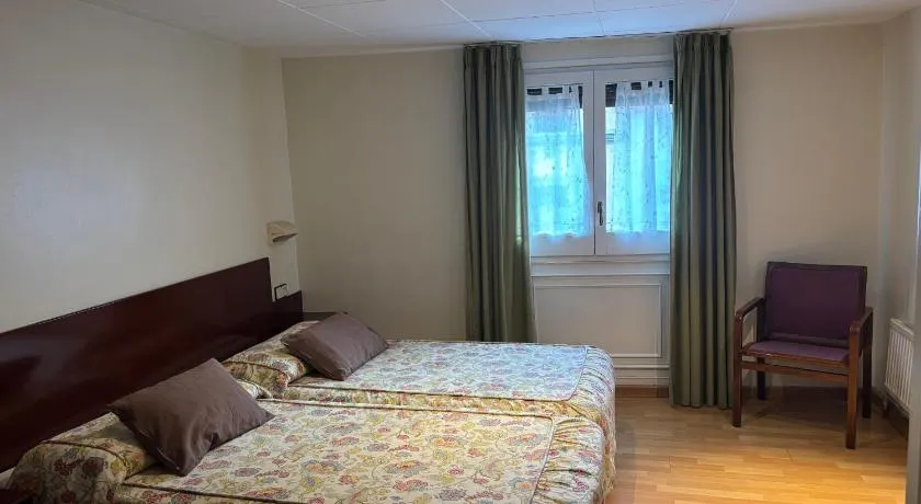 Hostal Ripollès - Image 1