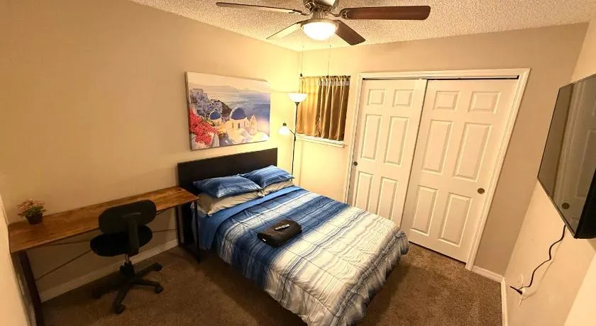 J10 Private Room with Smart TV Near Everything - Image 1
