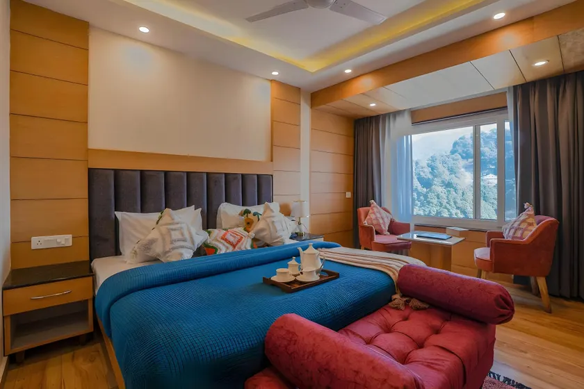 Super Hotel by Perfectstayz Mall Road - Image 1