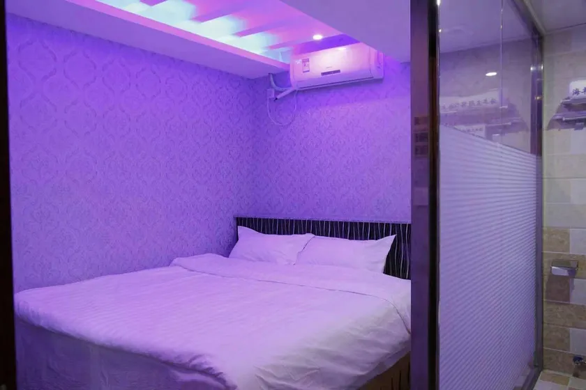 Haifeng Theme Hotel (Rizhao Street Branch) - Image 1
