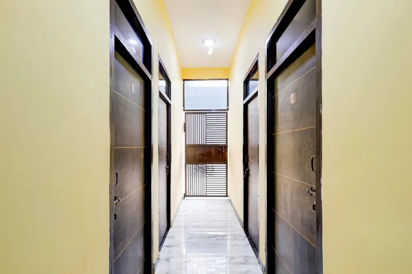 OYO Hotel Dream house - Image 1
