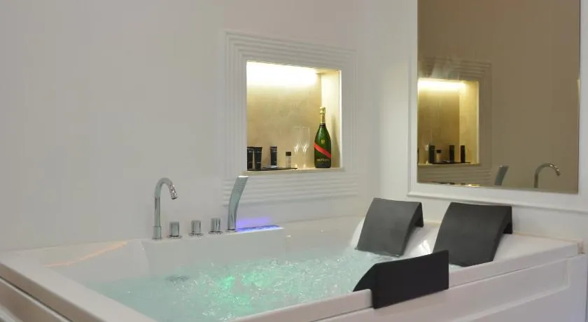 Domus De Cinti Charme Rooms - Image 1