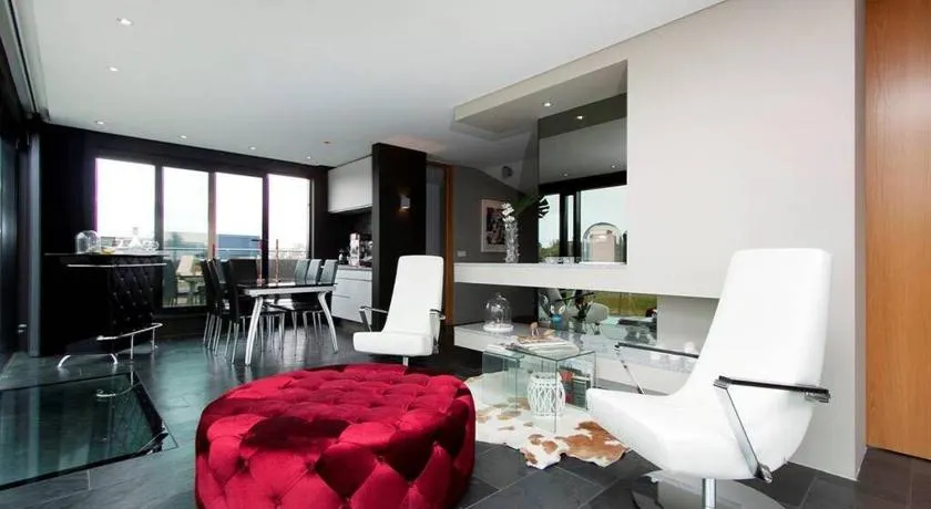 Sunny and Spacious Luxury House - Image 1