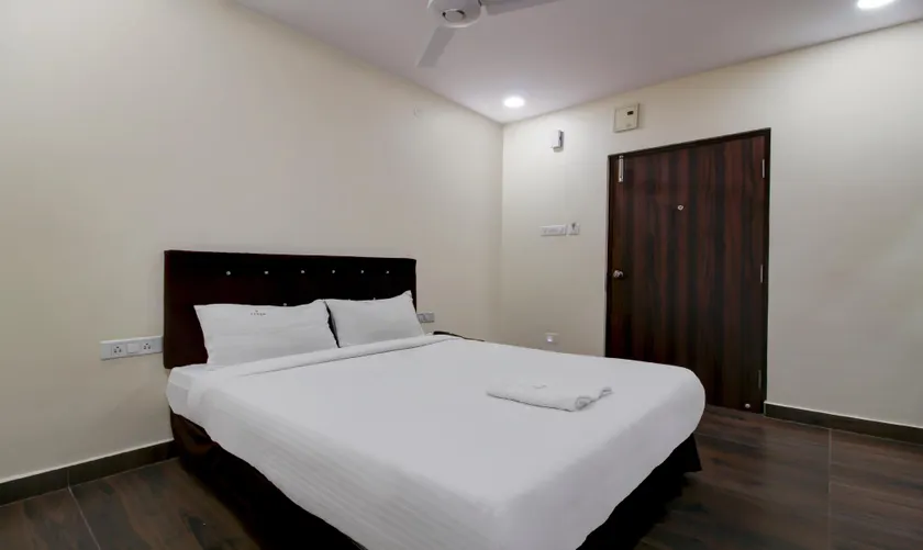 SEVEN A LUXUARY HOTEL ECIL - Image 1