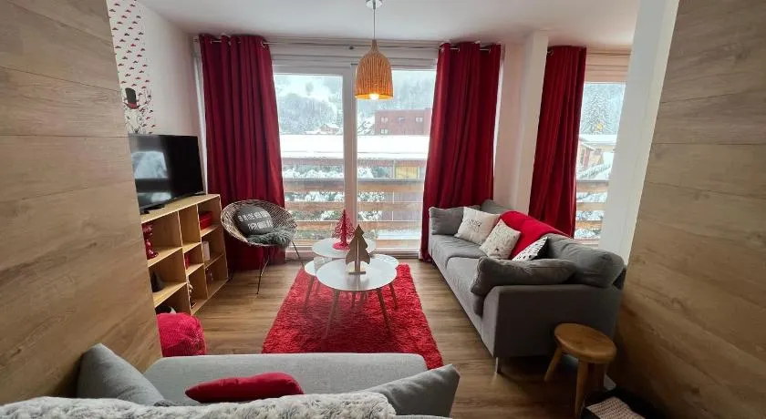 Rouge Canneberge -8 personnes- 84m2 Vue dégagée Sétaz - Image 1