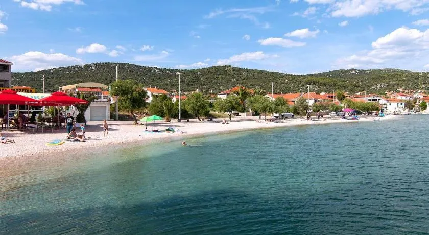 sunny holiday - Image 1