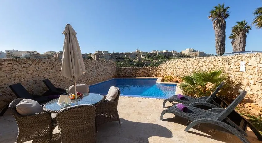 Stunning 4 bedrooms House with views in Gozo - Image 1