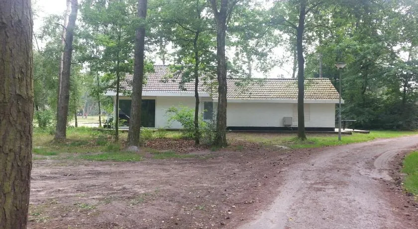 Comfortabele Vrijstaande Bungalow 3 - Image 1