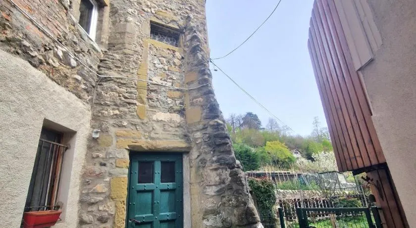 Appartements dans bâtiment historique, au cœur du vieux Voreppe - Image 1