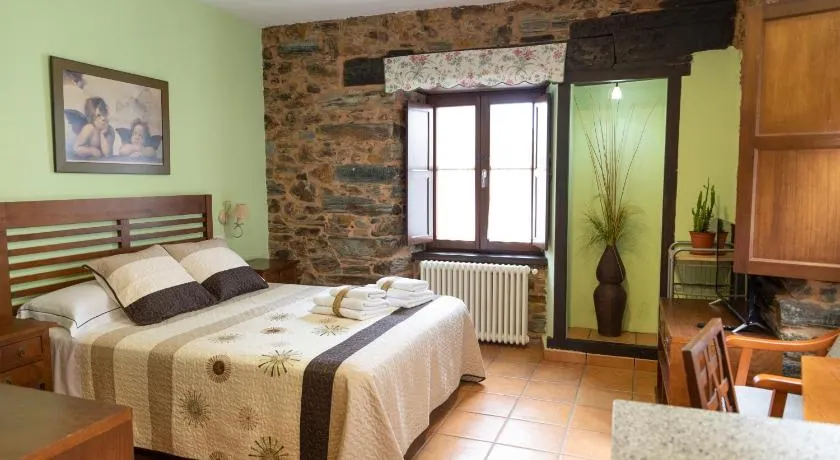 Apartamentos Turisticos A Estacion - Image 1